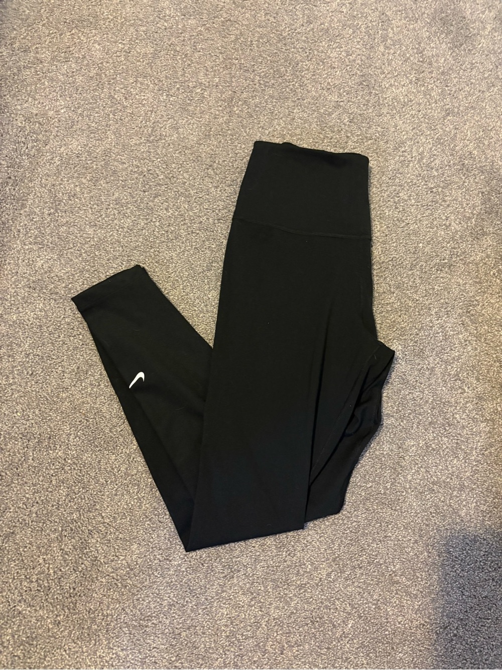 Nike Women's Black High-Waist Leggings-Medium